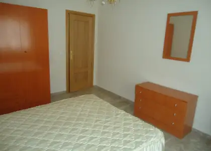 Alquiler de apartamento de un dormitorio en zona residencial planta baja en Manzanares