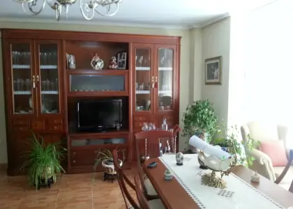 Alquiler de piso de 2 dormitorios muy amplio y seminuevo en Manzanares
