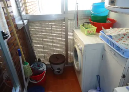 Alquiler de piso de tres dormitorios con cochera cerrada en Manzanares