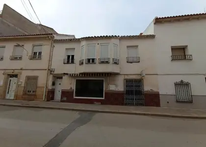 Casa/Chalet pareado En Venta Calle Ángel Dotor, Argamasilla de Alba en Argamasilla de Alba