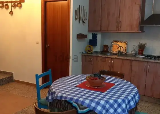 Casa Luminosa de 3 Plantas con Ático y Azotea en Fuencaliente
