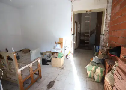 CASA PARA REFORMA ÍNTEGRA O DERRIBO CON 95 m2 DE PARCELA UBICADA JUNTO A AVDA DE QUERO, PRÓXIMA AL HOSPITAL en Alcázar de San Juan