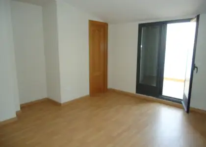 Duplex de 3 dormitorios. Centrico. Nuevo con garaje. en Manzanares