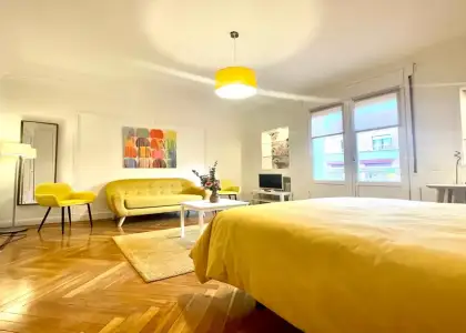Habitación en piso compartido de 6 dormitorios en alquiler en Abando, todos los gastos incluidos en Bilbao