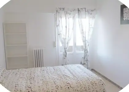 Habitación en piso compartido de 6 habitaciones en Zaragoza, todos los gastos incluidos. en Zaragoza