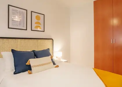 Habitación en un piso compartido de 5 habitaciones en Alicante, ideal para profesionales y estudiantes. en Alicante (Alacant)