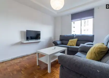 Habitación en un piso compartido de 6 habitaciones en Campanar, ideal para estudiantes. en Valencia