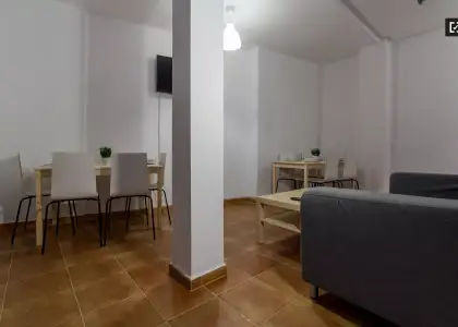 Habitación interior en apartamento de 7 dormitorios, Ciutat Vella en Valencia