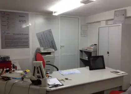 Local comercial y local seminsotano taller en venta en Manzanares