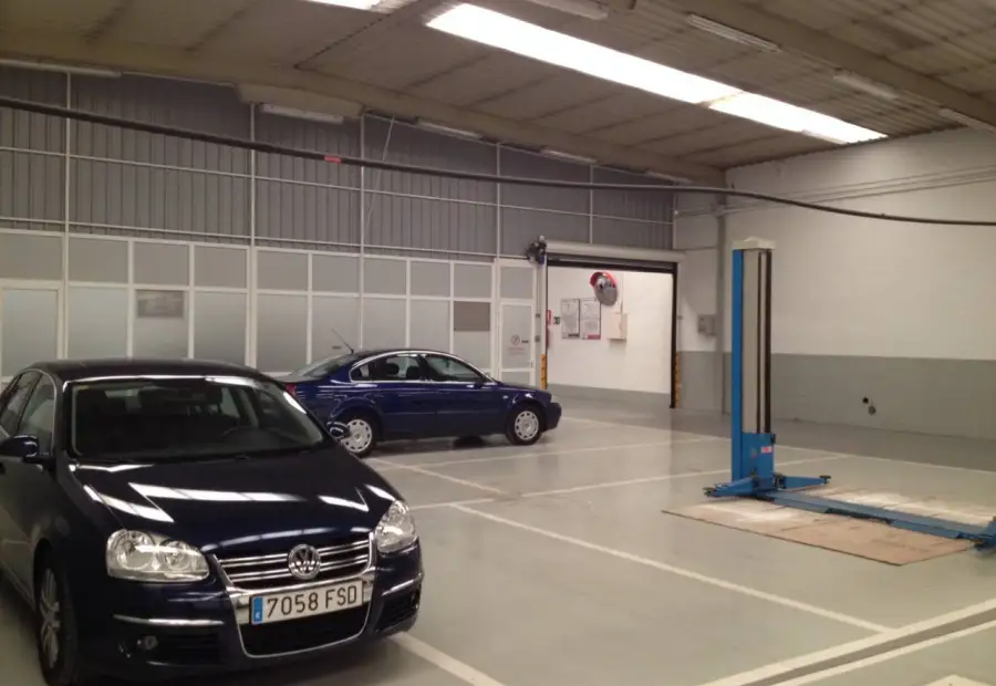 Local comercial y local seminsotano taller en venta en Manzanares