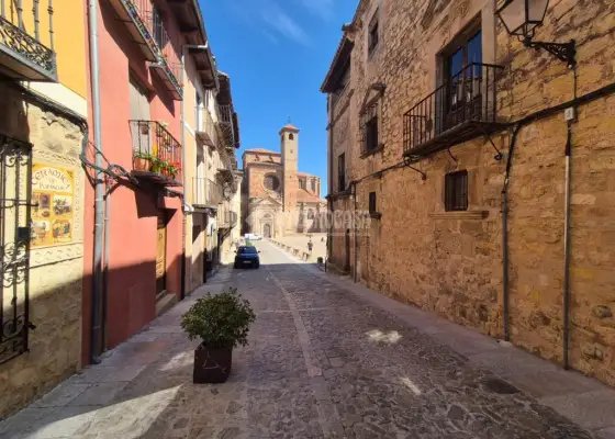 Piso en venta en Sigüenza - Sigüenza, 49.900 €, 117 m2, ref. 666755