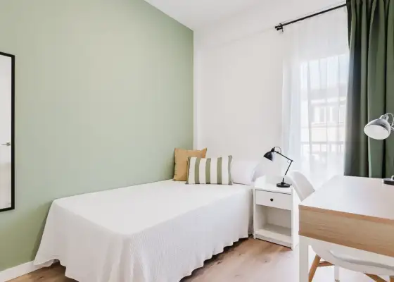 Se alquila habitación en piso compartido de 4 habitaciones en La Malva-Rosa en Valencia