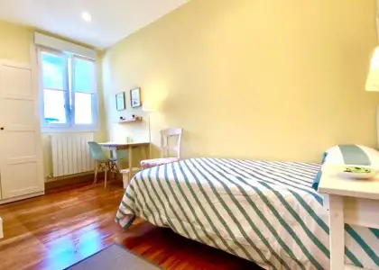 Se alquila habitación en piso compartido de 5 habitaciones en Basurtu, gastos incluidos. en Bilbao