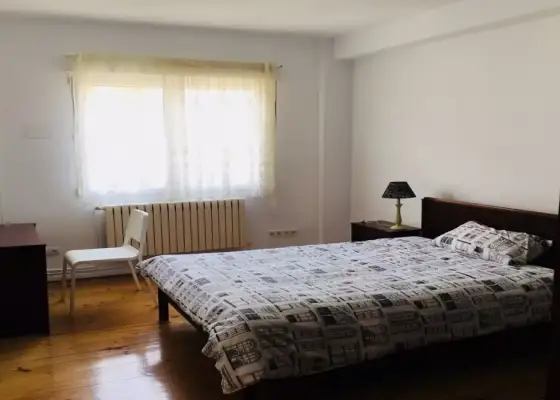 Se alquila habitación en piso compartido en Pamplona