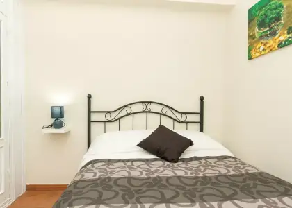 Se alquila habitación en piso de 4 habitaciones en Granada en Granada