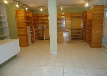 Se alquila local comercial de 80 metros cuadrados en el centro de Manzanares en Manzanares