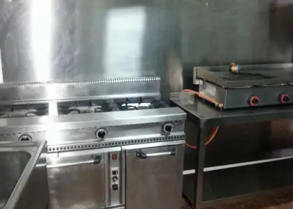 Se alquila local reformado en buena zona en Manzanares