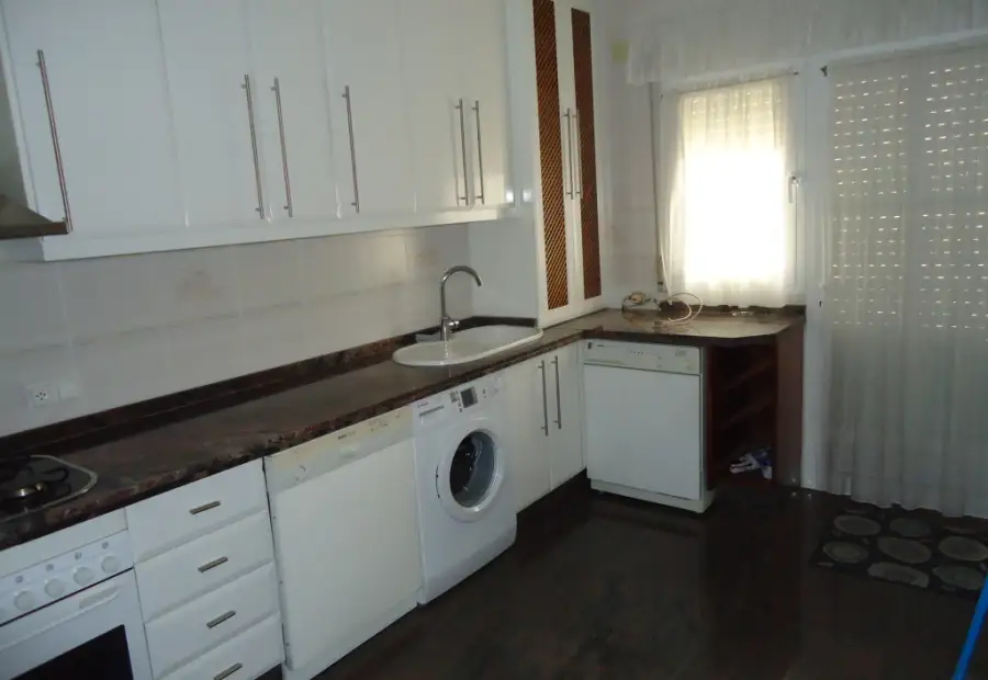 Se vende adosado de cuatro dormitorios en zona residencial en Manzanares