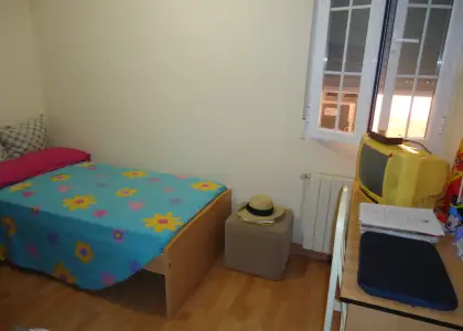 Se vende casa adosada centrica de cuatro dormitorios en Manzanares