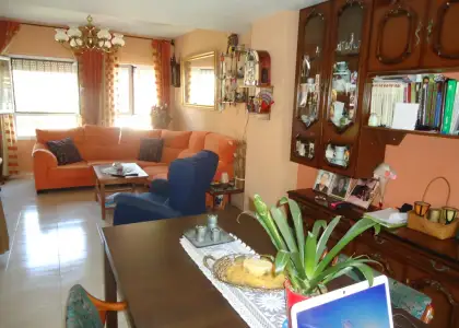 Se vende casa adosada de cuatro dormitorios en zona residencial en Manzanares