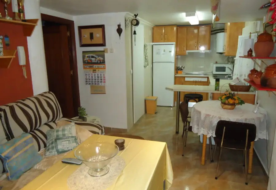 Se vende casa adosada de cuatro dormitorios en zona residencial en Manzanares