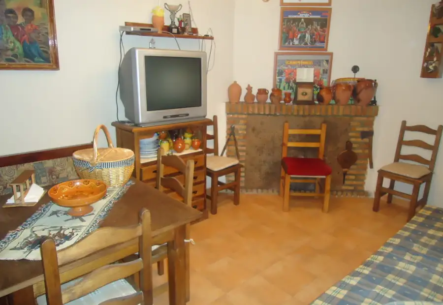 Se vende casa de cinco dormitorios en buena zona en Manzanares