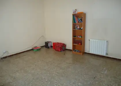 Se vende casa de cinco dormitorios en zona divina pastora en Manzanares