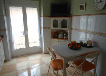 Se vende casa de seis dormitorios en zona centro en Manzanares