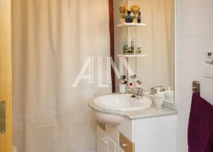 Se vende casa para derribo o reforma en zona castillo en Manzanares