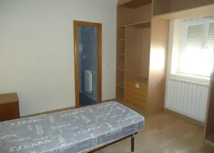 Se vende casa reformada recientemente con tres dormitorios. en Manzanares