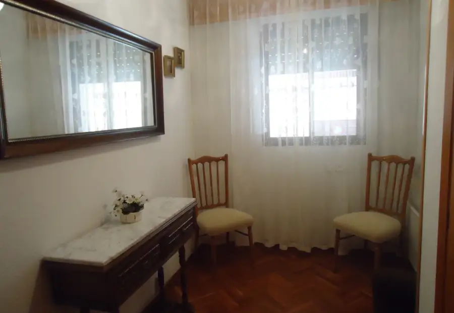 Se vende piso de cuatro dormitorios centrico en Manzanares