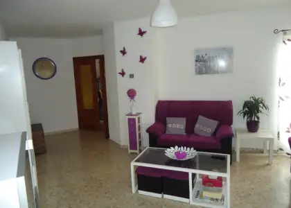 Se vende piso de cuatro dormitorios en buena zona en Manzanares