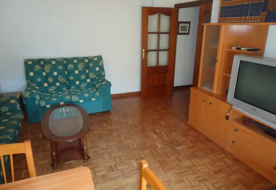 Se vende piso de tres dormitorios en zona centro con garaje en Manzanares