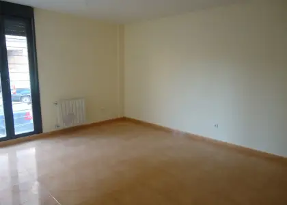 Se vende piso de tres dormitorios en zona centro en Manzanares