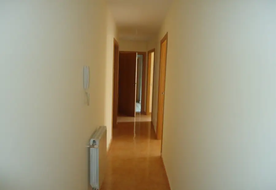 Se vende piso de tres dormitorios en zona centro en Manzanares