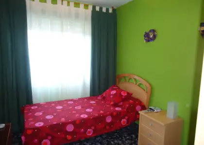 Se vende piso de tres dormitorios en zona hospital en Manzanares