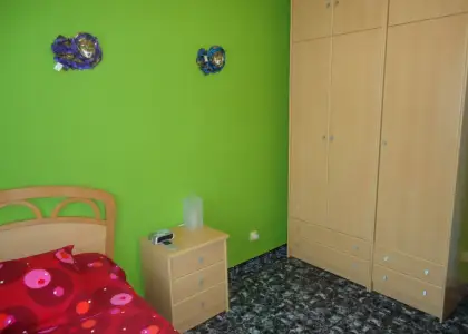 Se vende piso de tres dormitorios en zona hospital en Manzanares