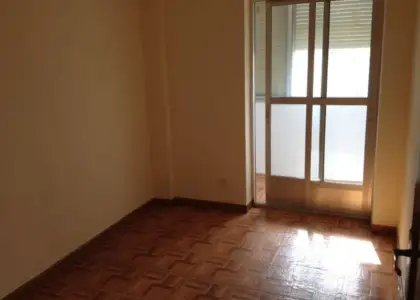 Se vende piso para reformar en Manzanares