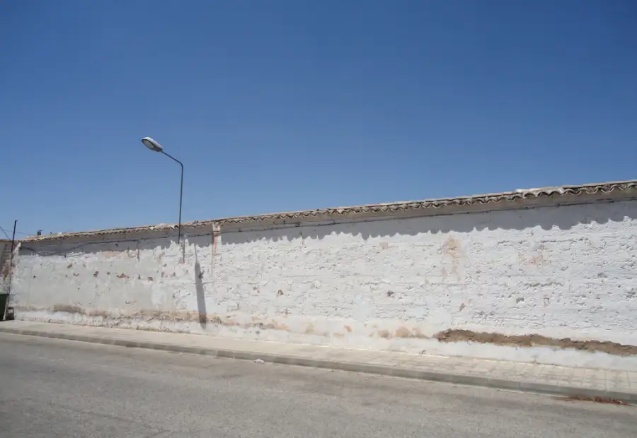 Se vende solar en zona divina pastora en Manzanares