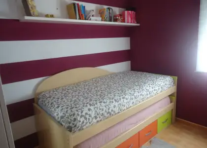 Venta de casa adosada de cuatro dormitorios en zona residencial a escasos metros del centro en Manzanares