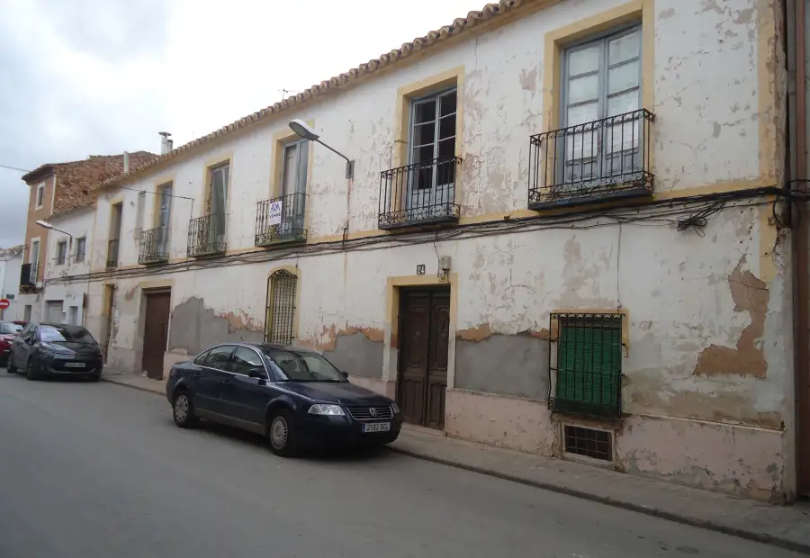 Venta de casa de 338 metros cuadrados a escasos metros del centro en Manzanares