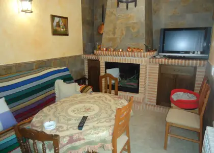Venta de casa de dos plantas en divina pastora en Manzanares