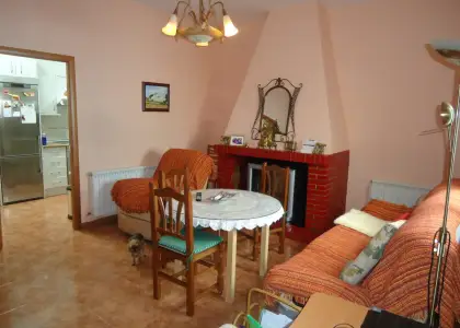 Venta de casa de dos plantas en divina pastora en Manzanares