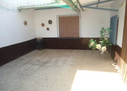 Venta de casa en planta baja de tres dormitorios y patio en zona centro de salud nuevo en Manzanares