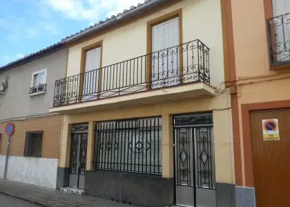 Venta de casa en zona centro en Manzanares