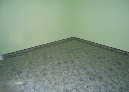 Venta de casa espaciosa, luminosa, con cinco dormitorios y local planta baja en Manzanares