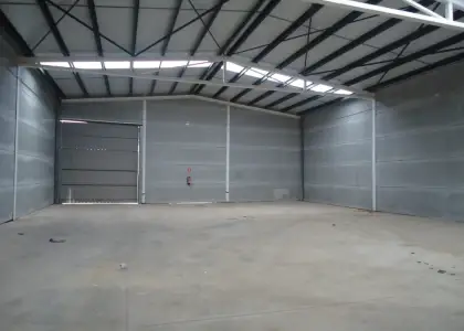 Venta de nave industrial de 800 M2 de parcela y 554 M2 construidos en Manzanares