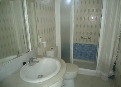 Venta de parte de casa con acceso independiente de tres dormitorios y un baño en Manzanares