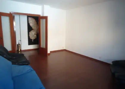 Venta de piso de 3 dormitorios cercano al centro planta baja, trastero y garaje opcional en Manzanares