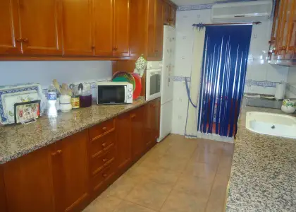 Venta de piso de cuatro dormitorios con garaje y trastero en Manzanares